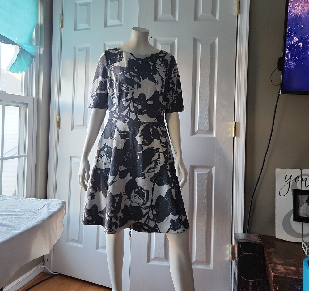 Vince Camuto Black and White Floral Midi Dress